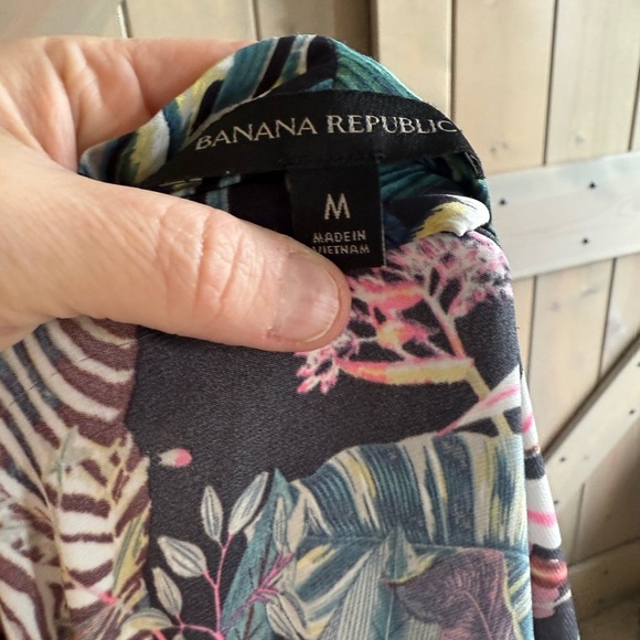 LIKE NEW Banana Republic Floral Zebra Robe - Picture 3 of 8